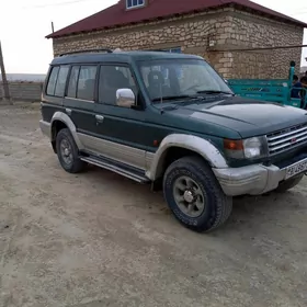 Mitsubishi Pajero 1995