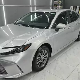 Toyota Camry 2025