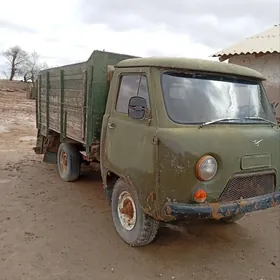 UAZ Profi 1985