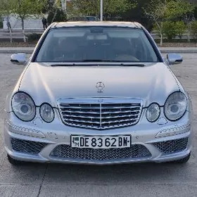Mercedes-Benz E320 2005