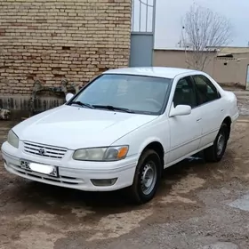 Toyota Camry 2001
