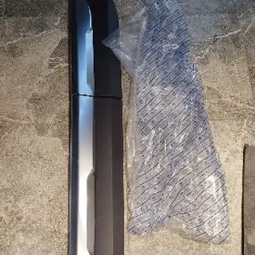 Gapyda oturÿan parok