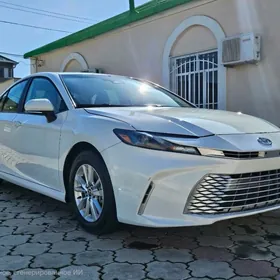 Toyota Camry 2025