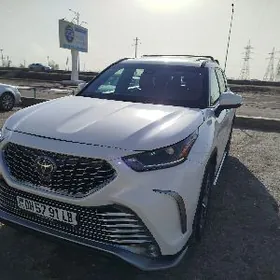 Toyota Highlander 2021