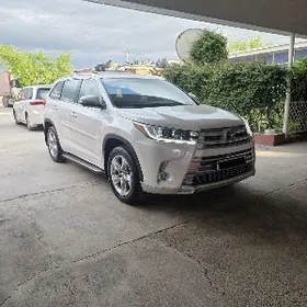 Toyota Highlander 2018