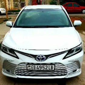 Toyota Camry 2021