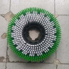 haly yuwyan aparadyn çotkasy.