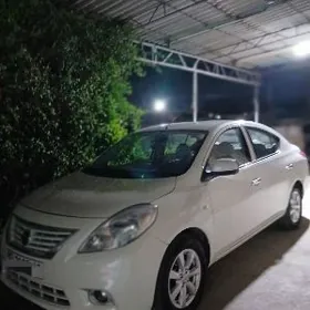 Nissan Sunny 2012