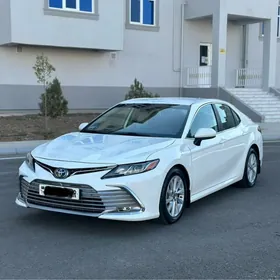 Toyota Camry 2021