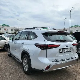 Toyota Highlander Hybrid 2022