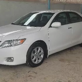 Toyota Camry 2011