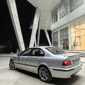 BMW E39 2000