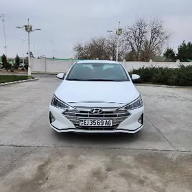 Hyundai Elantra 2020