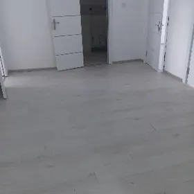 Eyesinden satlyk Jay gerek