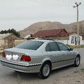 BMW E39 2000