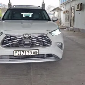Toyota Highlander 2022