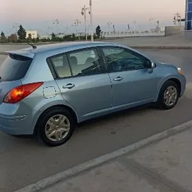 Nissan Versa 2011
