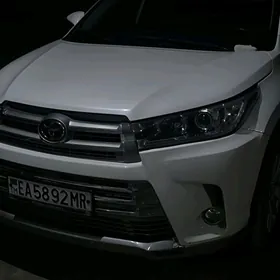 Toyota Highlander 2019