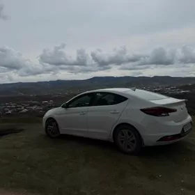 Hyundai Elantra 2020