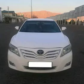Toyota Camry 2010