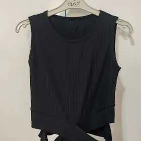 топы и футболки