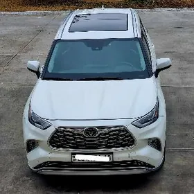 Toyota Highlander 2021