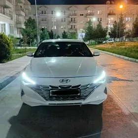 Hyundai Elantra 2023