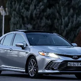 Toyota Camry 2021