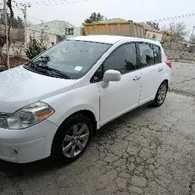Nissan Versa 2012