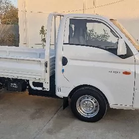 Hyundai H100 2025