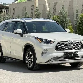 Toyota Highlander 2021