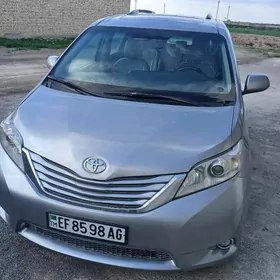Toyota Sienna 2015