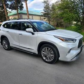 Toyota Highlander 2022