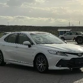 Toyota Camry 2023