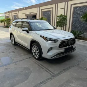 Toyota Highlander 2022