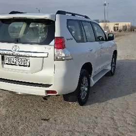 Toyota Land Cruiser Prado 2011
