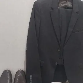 мужской костюм и туфли