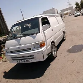 Toyota Hiace 1995