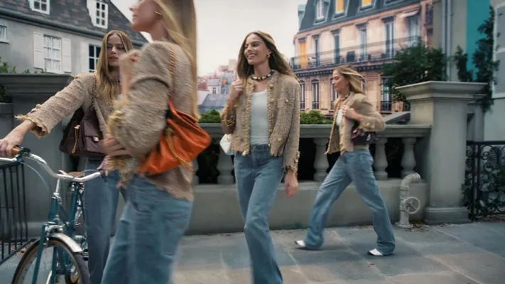 Марго Робби снялась в рекламе Chanel по мотивам клипа Кайли Миноуг