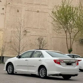 Toyota Camry 2014