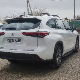 Toyota Highlander 2020