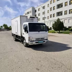 Mitsubishi Canter 2025