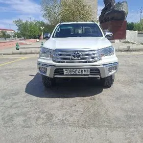 Toyota Hilux 2016