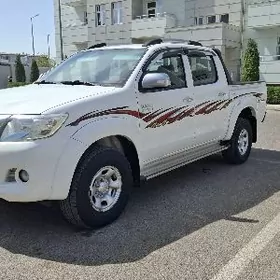 Toyota Hilux 2014
