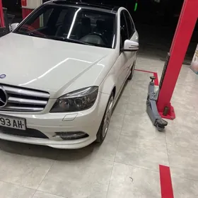 Mercedes-Benz C300 2009