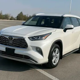 Toyota Highlander 2021