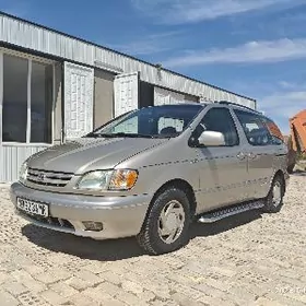 Toyota Sienna 2002