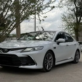 Toyota Camry 2020
