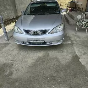 Toyota Camry 2004