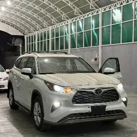 Toyota Highlander 2020